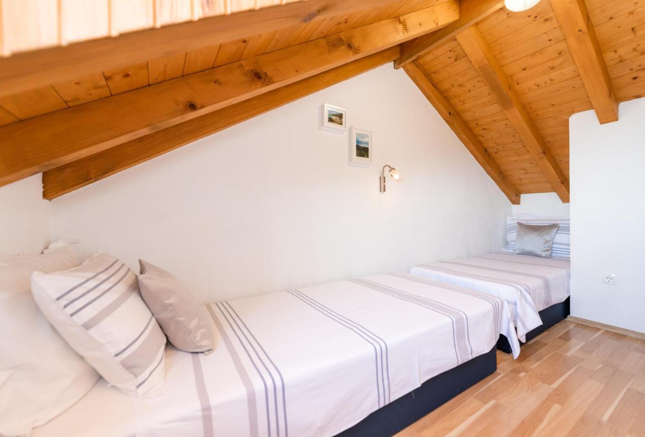 Marina Holiday Home Postira Exterior foto